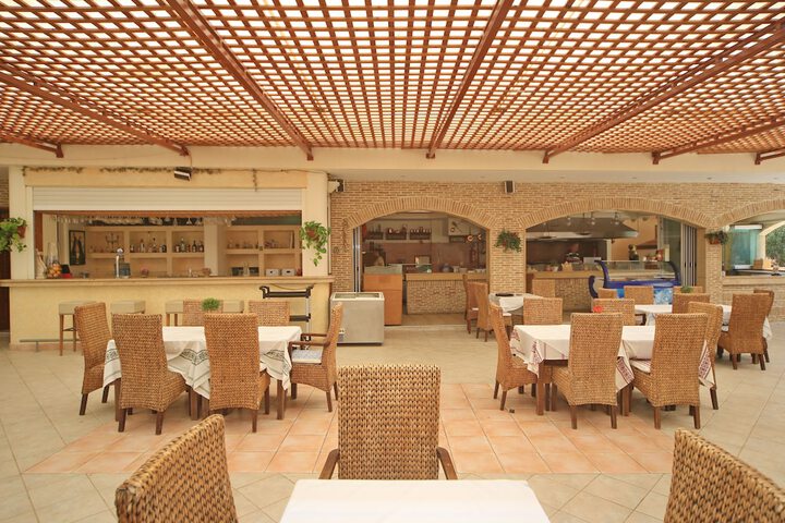 Dining Photos