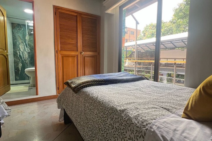 Room 6 of 27