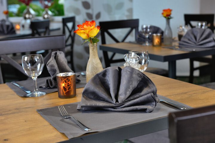 Dining 37 of 71