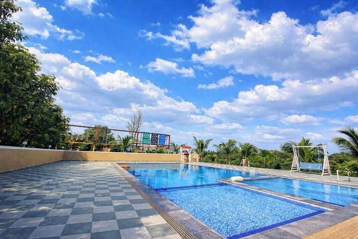 Pool 4 of 12