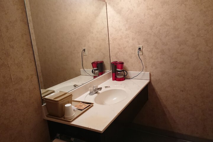Room 26 of 37