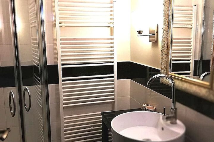 Room 21 of 39