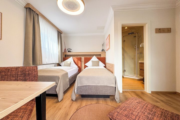 Room 38 of 207