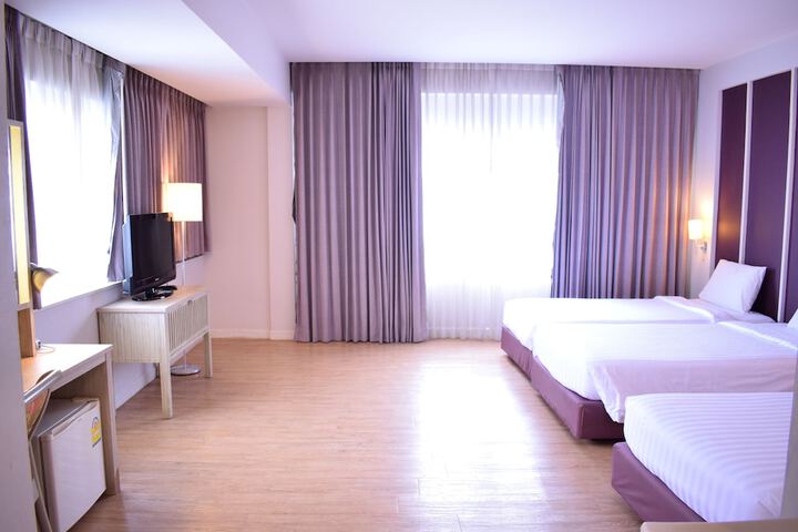 Room 34 of 100