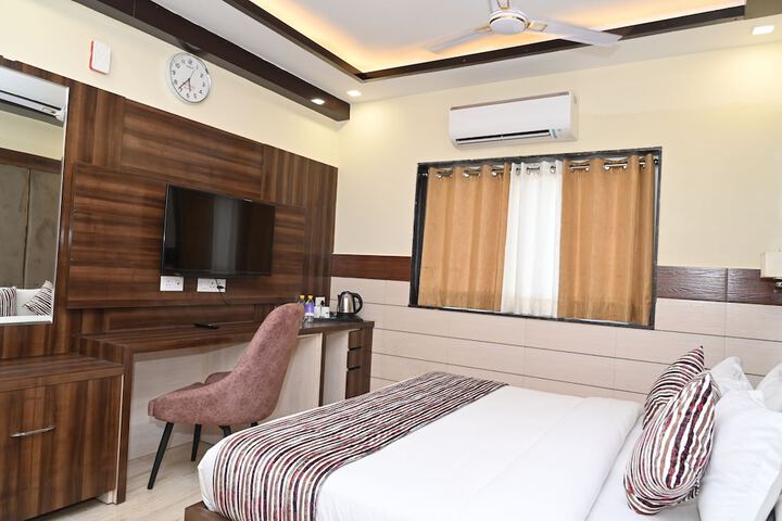 Room 10 of 123
