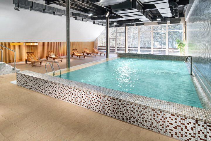 Hotel Pool