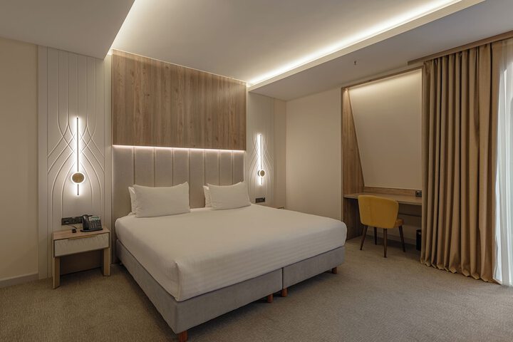 Room 17 of 43