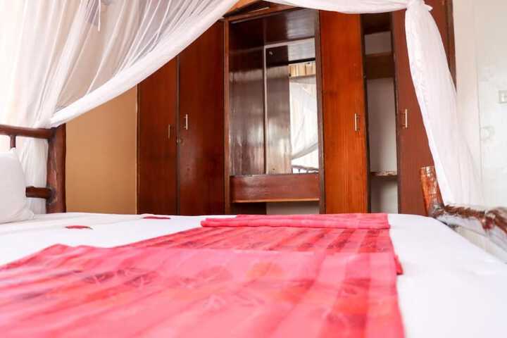 Room 15 of 53