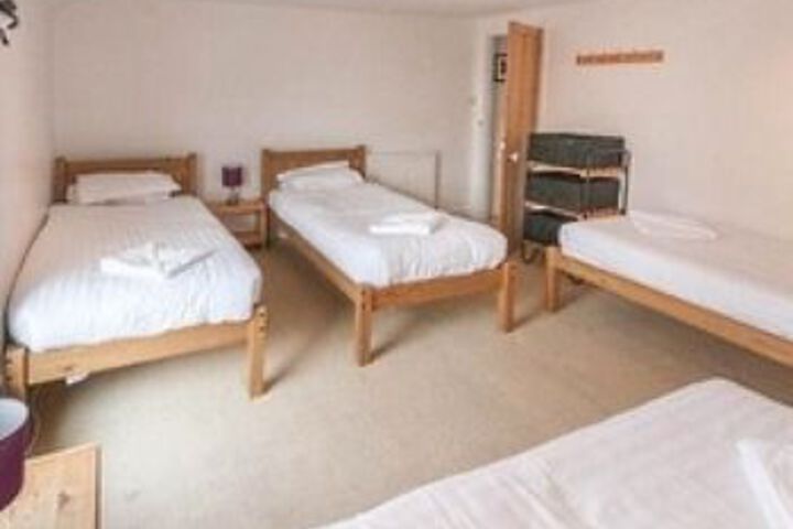 Room 7 of 11