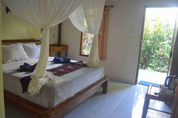 Room 3 of 73