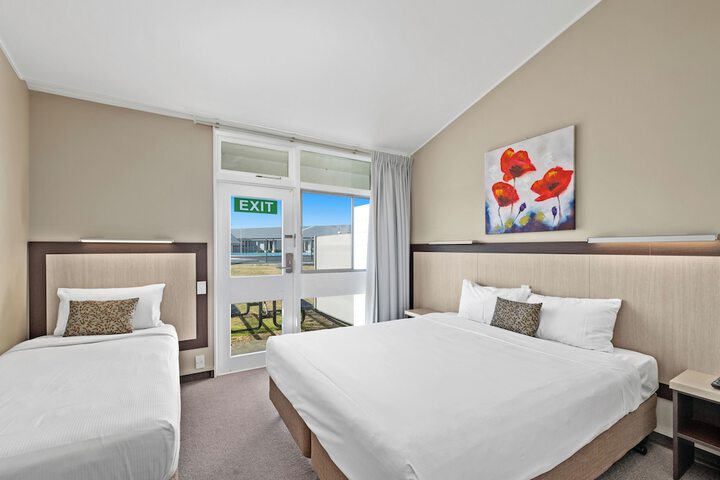 Room 16 of 113