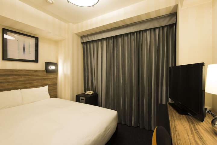 Room 4 of 23