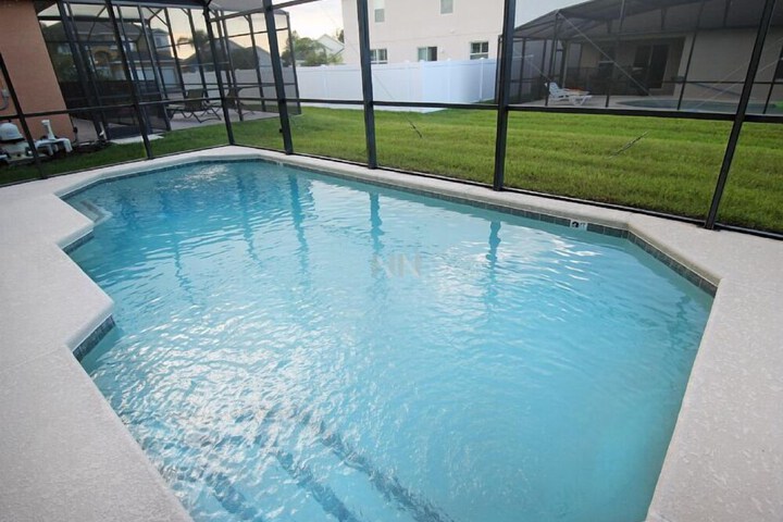 Pool 10 of 19
