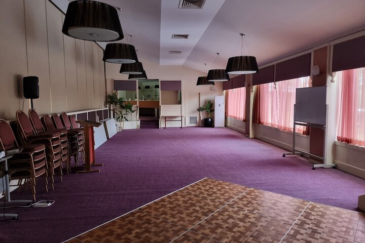 Ballroom/Hall 81 of 95