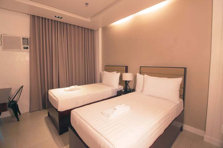 Room 4 of 30
