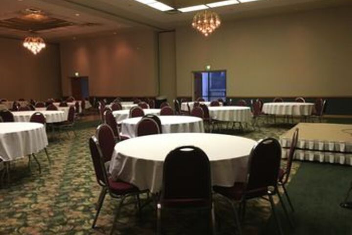 Ballroom/Hall 3 of 26