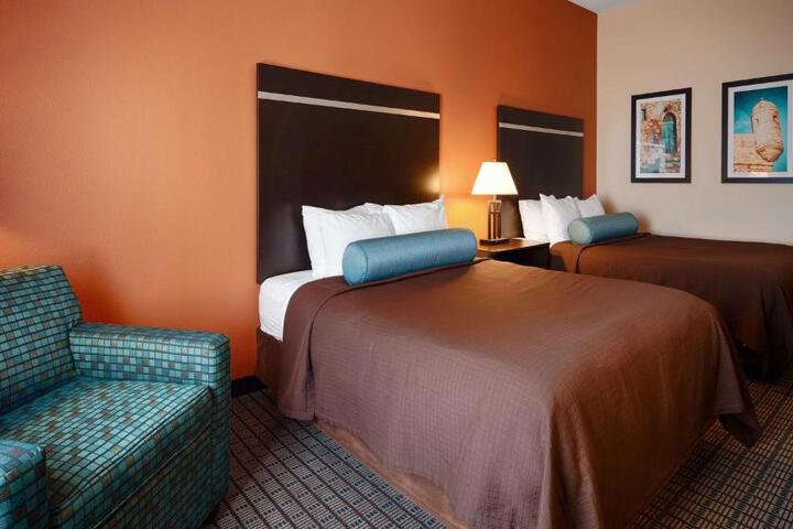 2 Queen Beds (4 of 5)