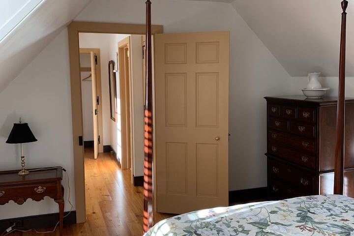 Room 4 of 30