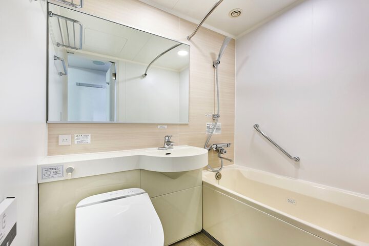 Room 11 of 25