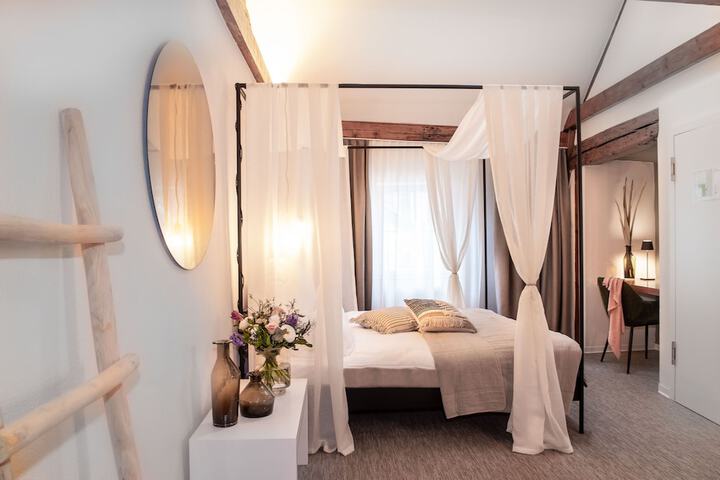 Room 8 of 29