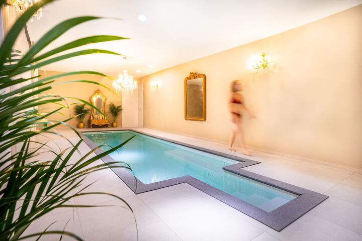 Pool 43 of 66