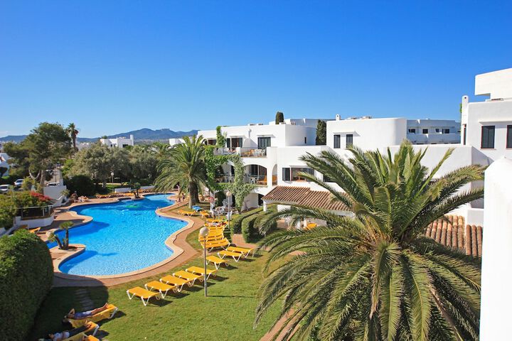 Hotel Pool