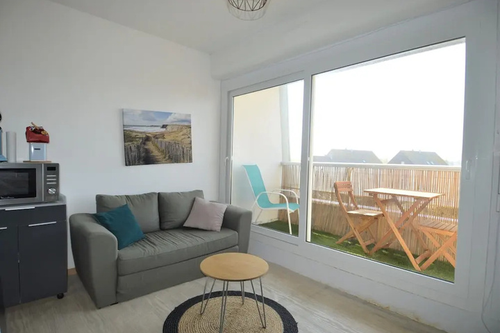 Photo of Charmant studio avec balcon à 20m de la mer