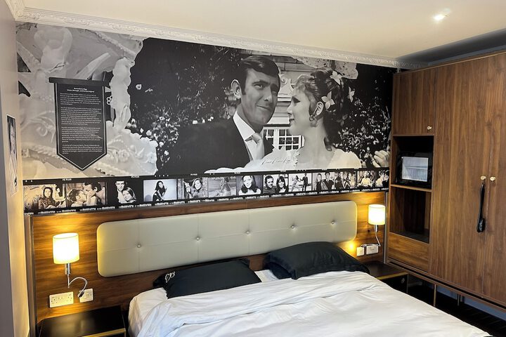 Room 19 of 117