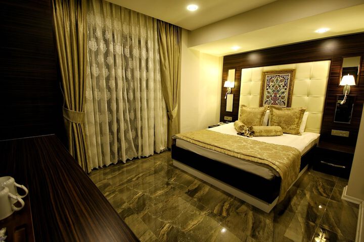 Room 16 of 50