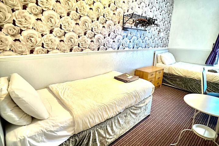 Room 10 of 21