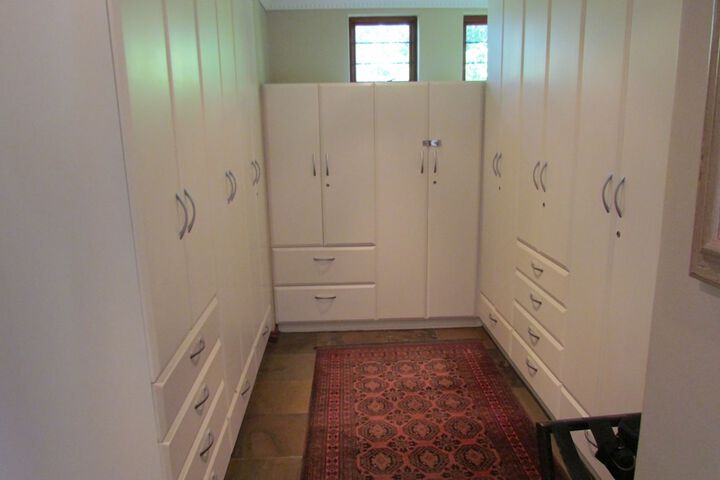Room 10 of 30
