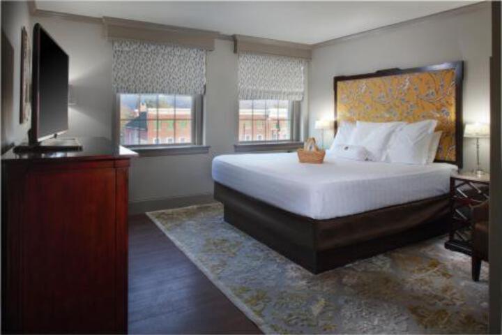 Deluxe Double Room (1 of 5)
