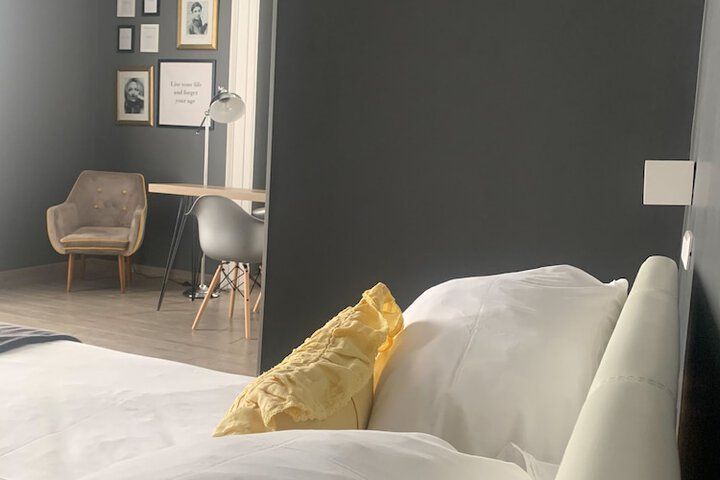 Room 8 of 37