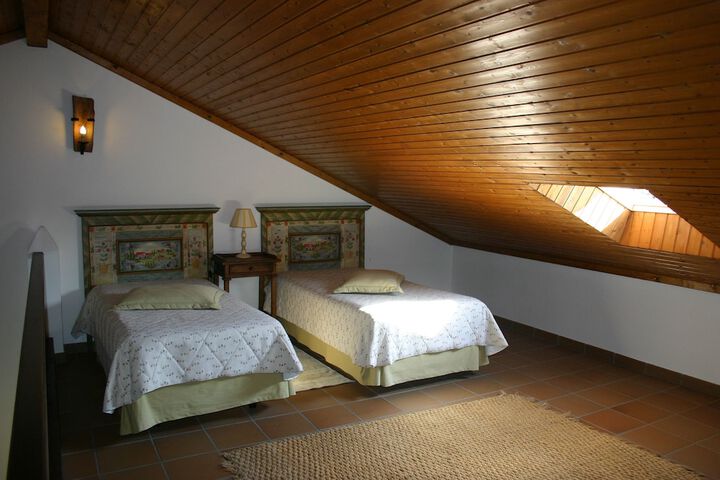 Room 4 of 38