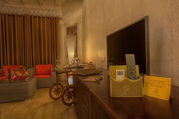 Room 3 of 43