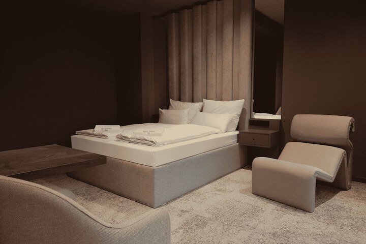 Room 52 of 116