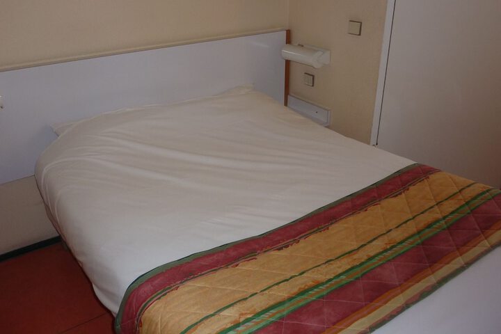Room 5 of 33