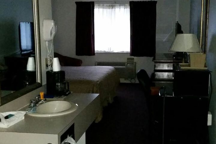 Room 16 of 31