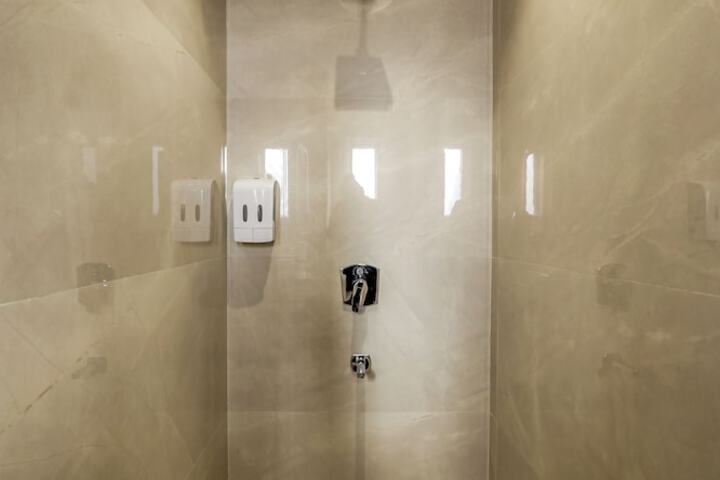 Room 32 of 41