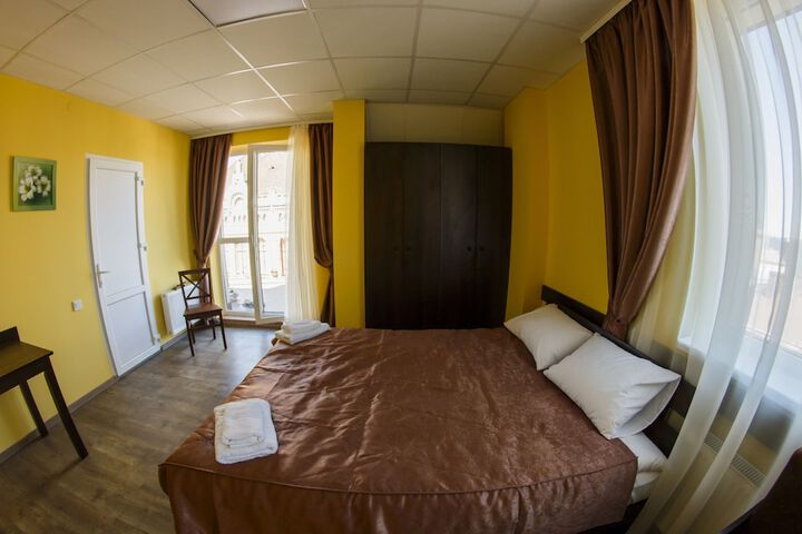 Room 3 of 60