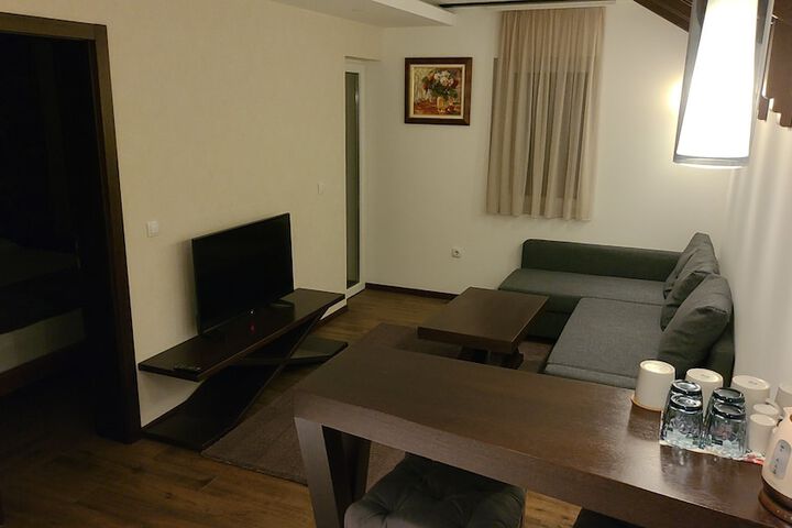 Room 18 of 40