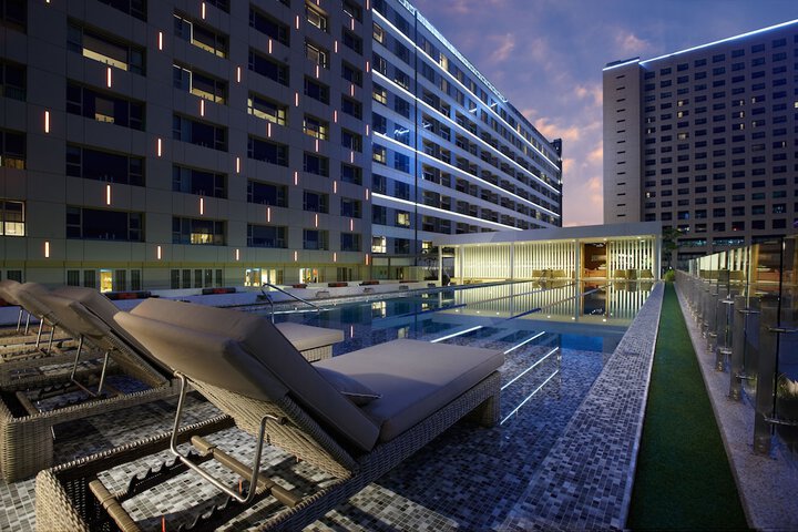 Pool Hotel