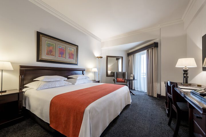 Room 16 of 72