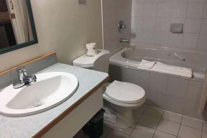 Room 21 of 40