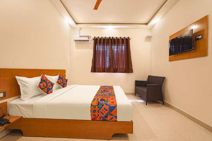 Room 10 of 30