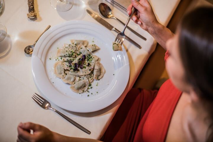 Dining 40 of 62