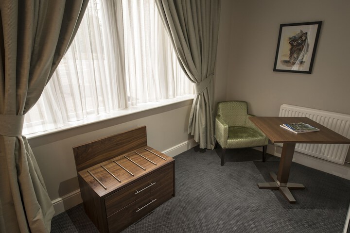 Room 9 of 40