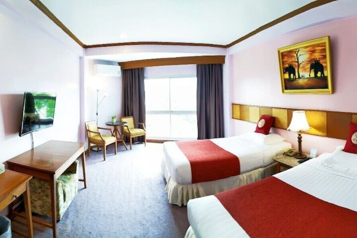 Room 8 of 66