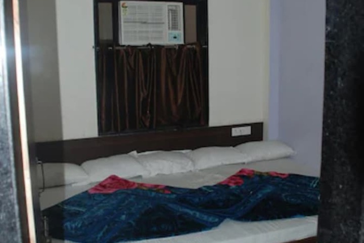 Room 18 of 23