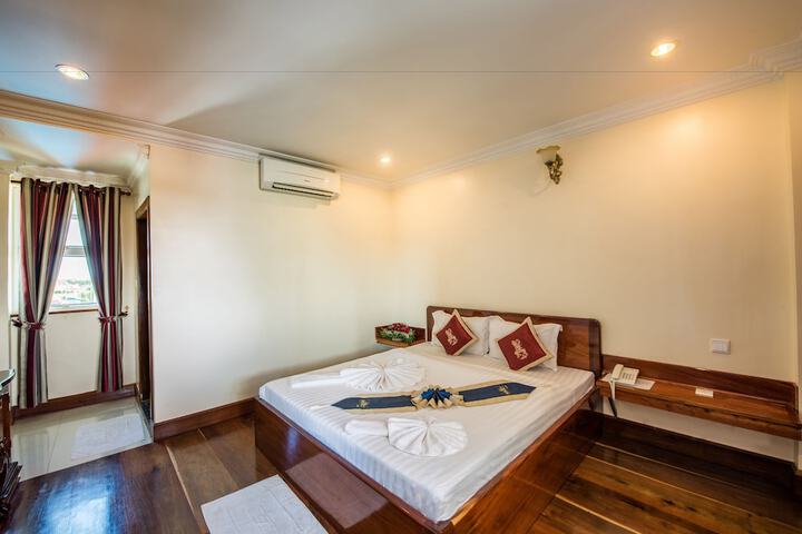 Room 5 of 37